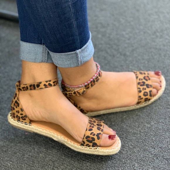 Ladies leopard ankle buckle espadrille - Picture 4 of 5